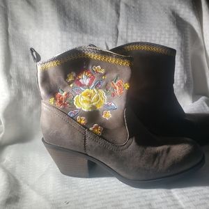 Embroidered booties.  Size 8.5